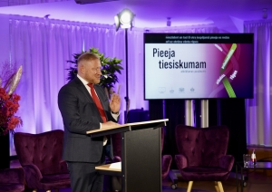 Attēlā ir attēlots ESF projekta “Pieeja tiesiskumam” atklāšanas pasākums