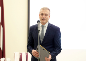 Attēlā redzams Tiesu administrācijas direktors Andris Munda