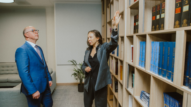 Attēlā redzami L. Jurcēna un A. Meisters 