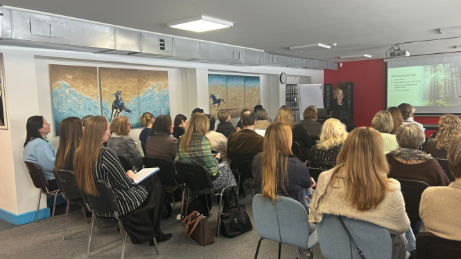 Attēlā redzami apmācību dalībnieki