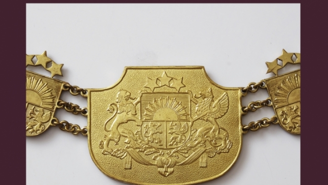 grāmatas vāks Latvijas tiesneši