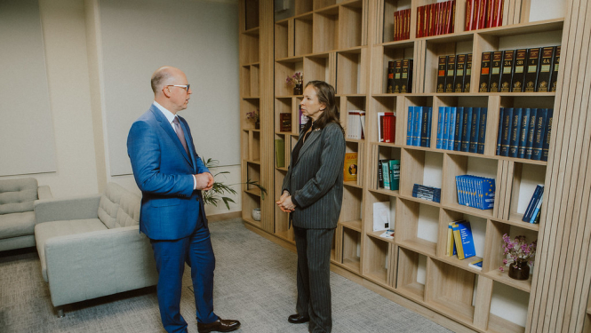 Attēlā redzami L. Jurcēna un A. Meisters 