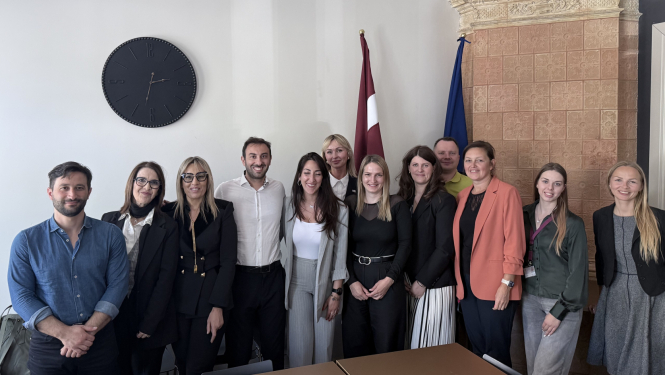 attēls ar delegāciju