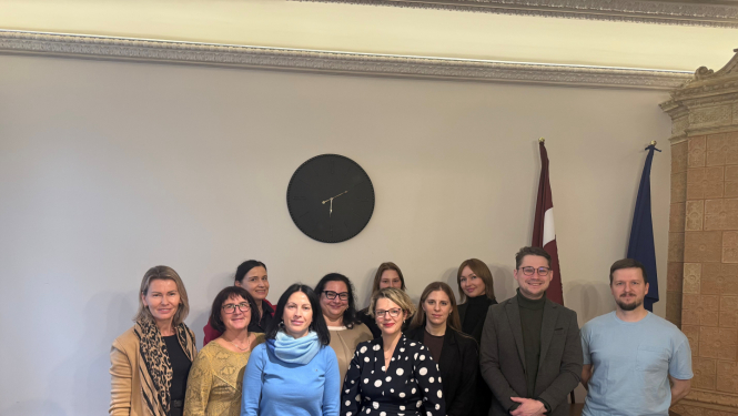 Attēlā redzama delegācija