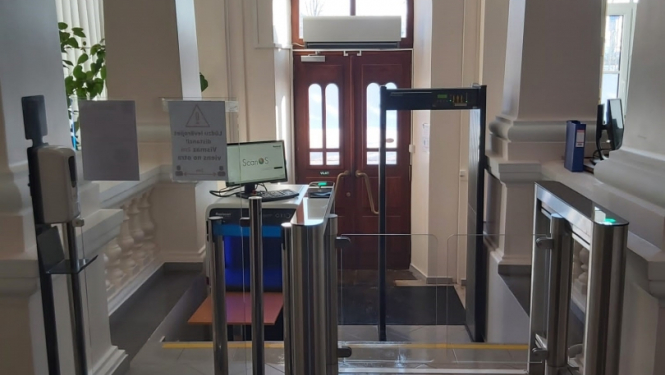 Drošības sistēmas un bagāžu kontrole