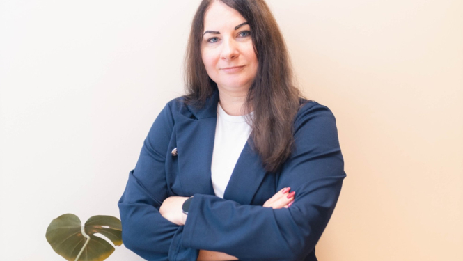 Attēlā redzama Inga Ozola Tiesu administrācijas Valsts kompensācijas cietušajiem nodaļas vadītāja