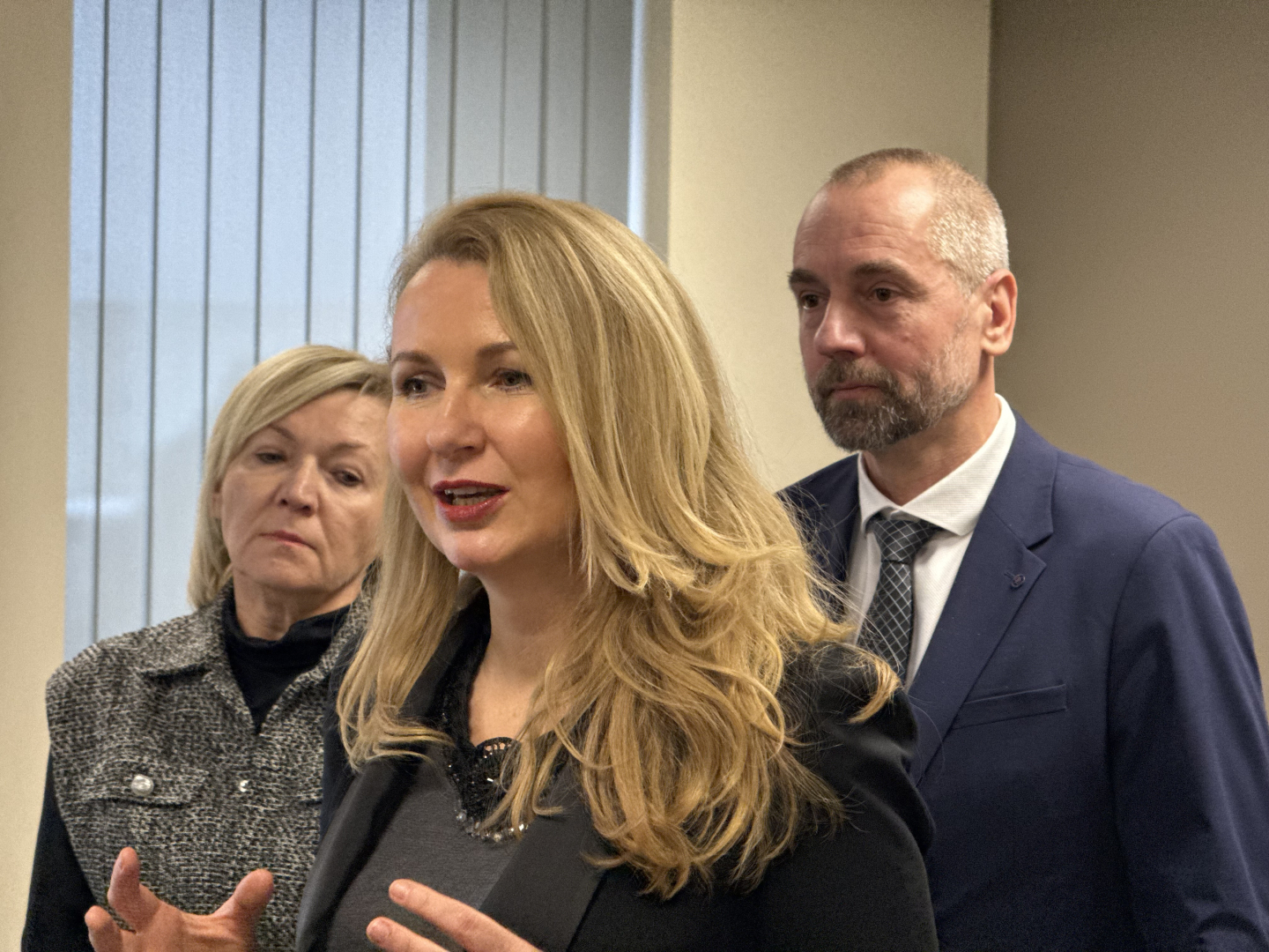 Attēlā redzama tieslietu ministre