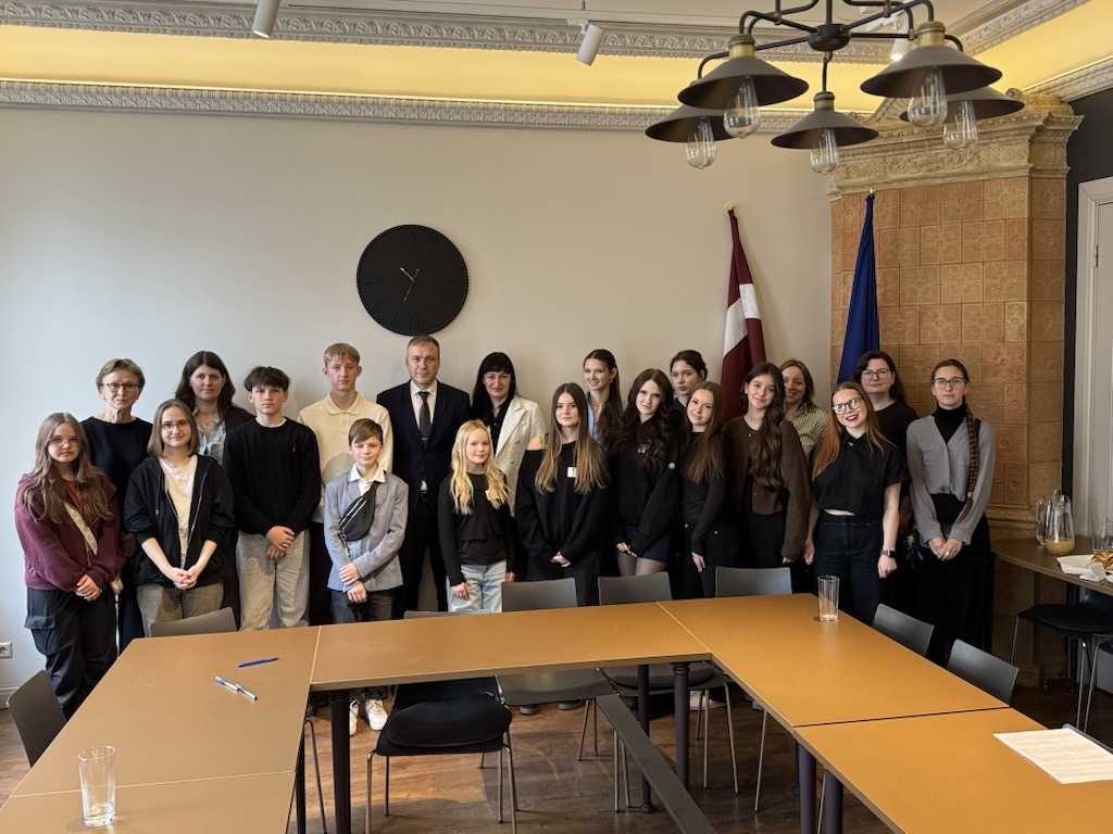 Attēlā redzami pasākuma dalībnieki