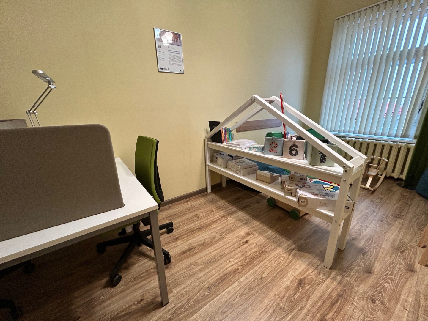 Attēlā redzama telpas atklāšana