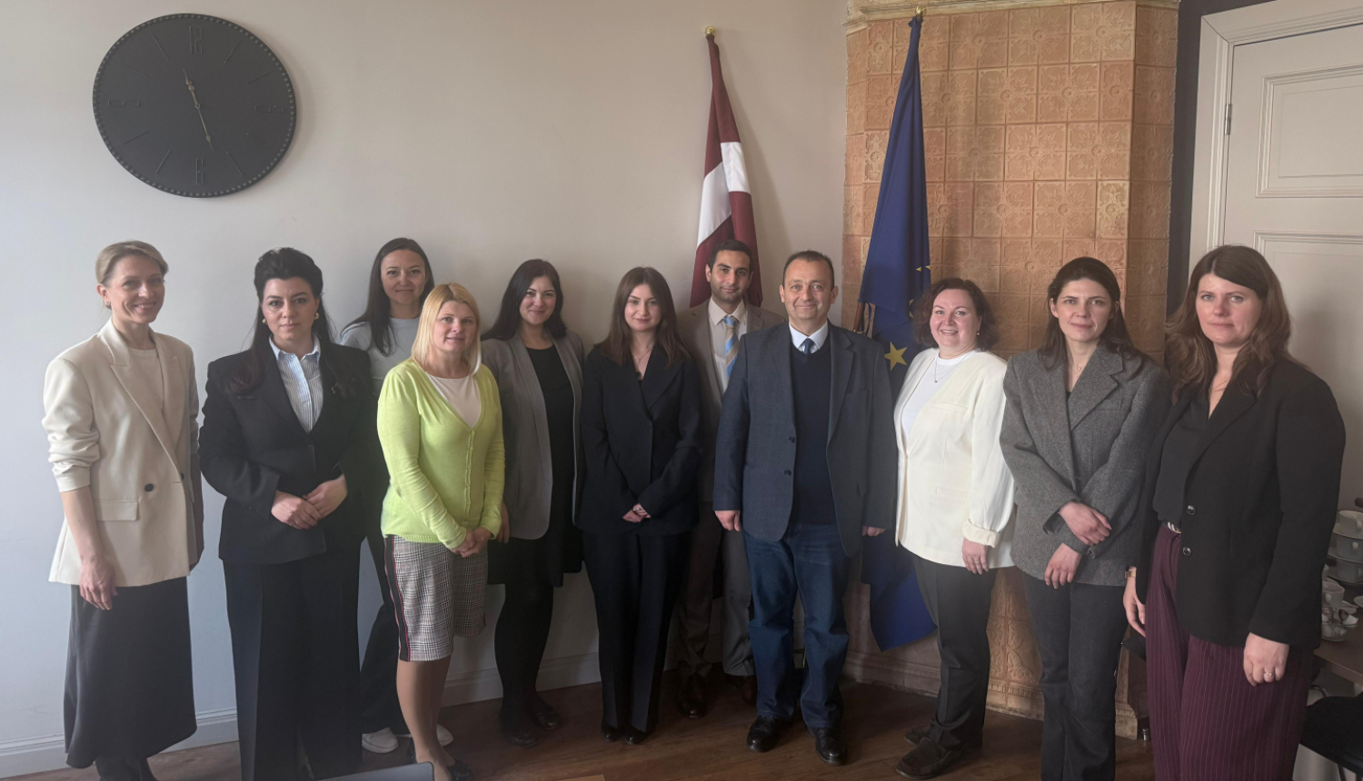 bilde ar delegāciju