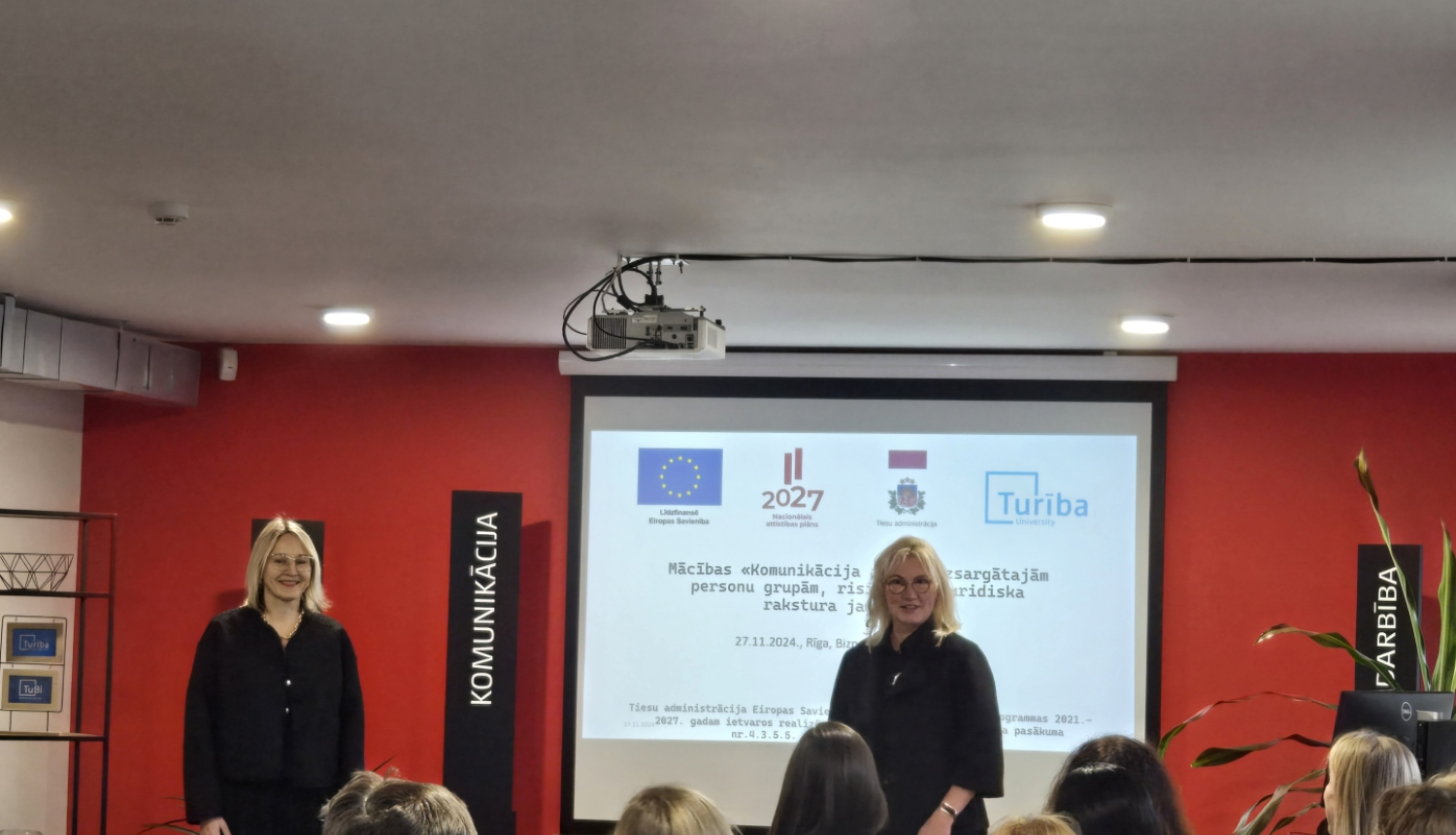 Attēlā ir attēlots ESF projekta “Pieeja tiesiskumam” apmācības 