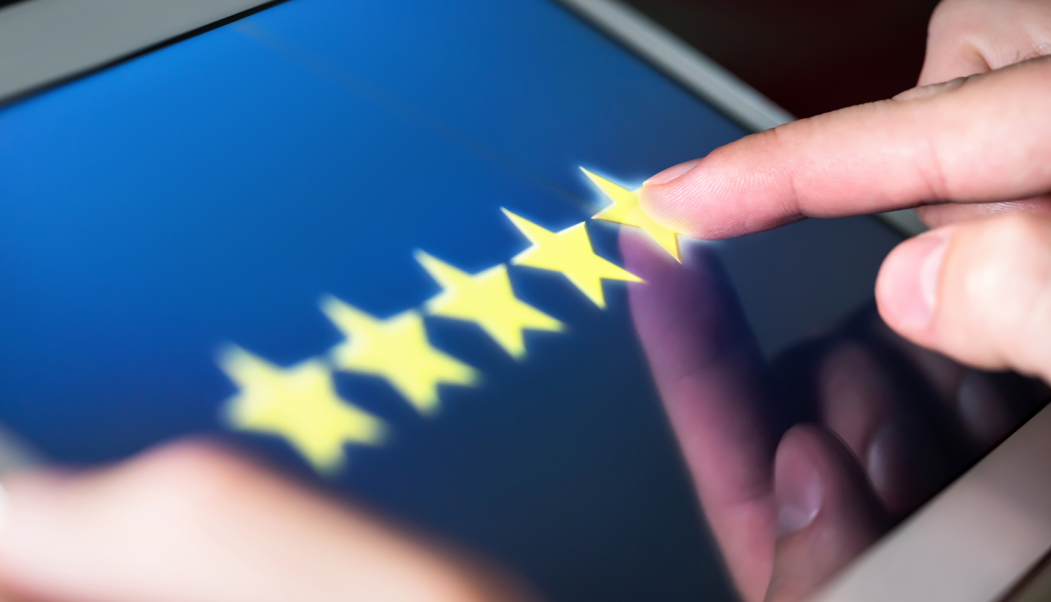 Attēlā atspoguļota planšete ar zvaigznīšu novērtējumu