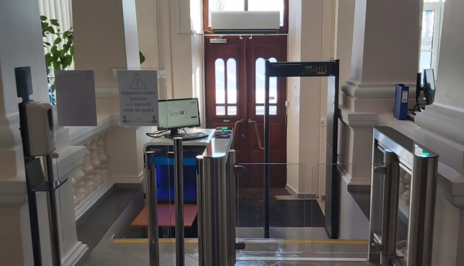 Drošības sistēmas un bagāžu kontrole