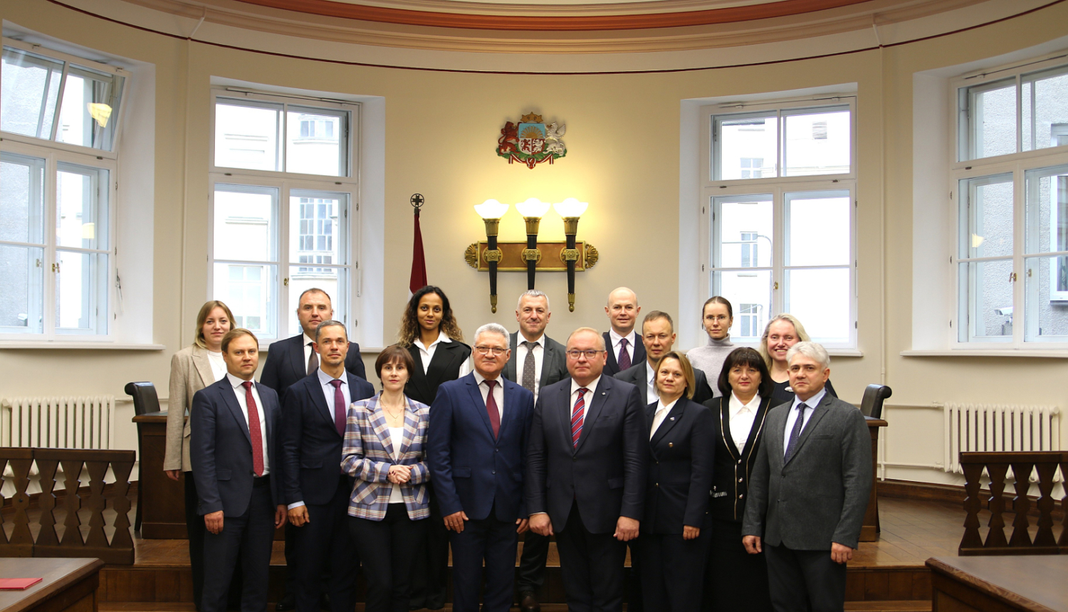 Attēlā redzami visi dalībnieki