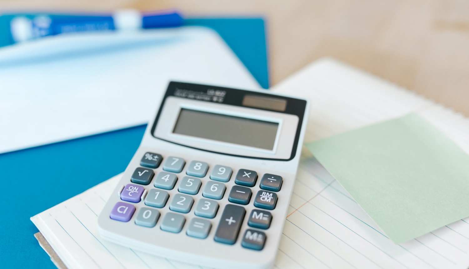 Kalkulators uz klades